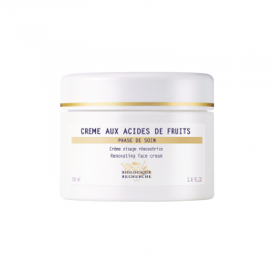 Véritable soin perfecteur, la Crème aux Acides de Fruits renferme tous les éléments essentiels pour exfolier en douceur, lisser et affiner le grain de peau. Formulée à base d’AHA, BHA, PHA, elle libère l’épiderme des impuretés accumulées en surface pour s