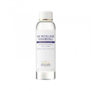L'Eau micellaire Biosensible associe des vertus hydratantes et tonifiantes à des vertus apaisantes et nettoyantes douces, pour démaquiller et purifier le visage sans déstabiliser le film hydrolipidique.