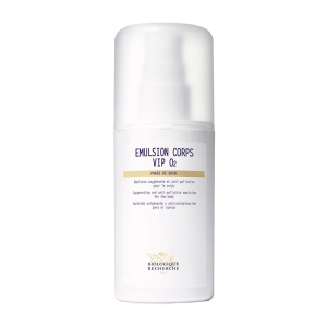 L'Emulsion Corps VIP O2, avec son bouclier anti-pollution, va empêcher le dépôt de particules polluantes à la surface de la peau et donc limiter leur pénétration. Riche en actifs oxygénants et hydratants, elle protège l'épiderme des agressions quotidienne