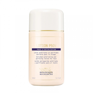 La Lotion P50V est une lotion exfoliante vitaminée, qui purifie en douceur, matifie, hydrate et rééquilibre le pH de l’épiderme.