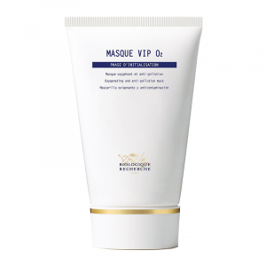 Le Masque VIP O2 va neutraliser les agents polluants pour les empêcher d'atteindre les cellules de la peau et éliminer les déchets cellulaires créés par l'oxydation de lipides et des protéines. Son actif hydratant apportera également un réconfort aux épid