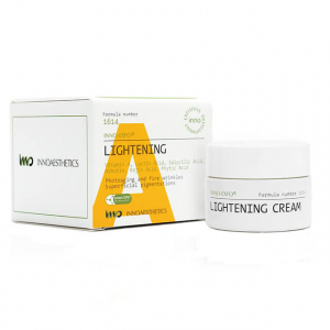 LIGHTENING INNOAESTHETICS EST UN PEELING MEDICAL ANTI AGE STADE 1. ECLAT DU TEINT. INNO EXFO.USAGE PROFESSIONNEL.