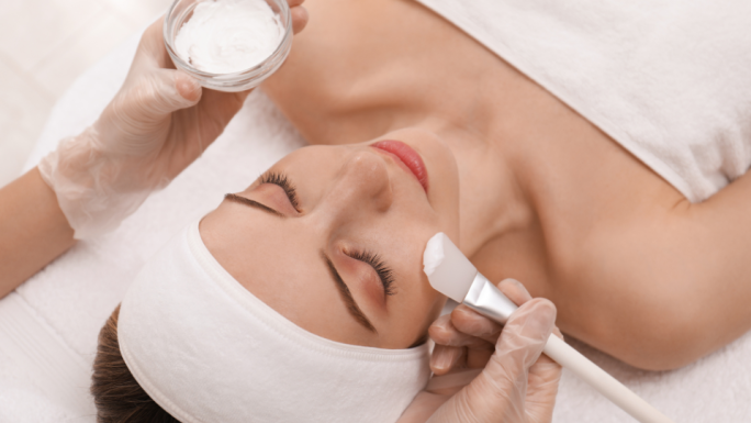 Avantages du peeling chimique et conseils de préparation